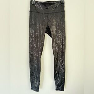 Fabletics Chic Snakeskin Pattern Leggings size M